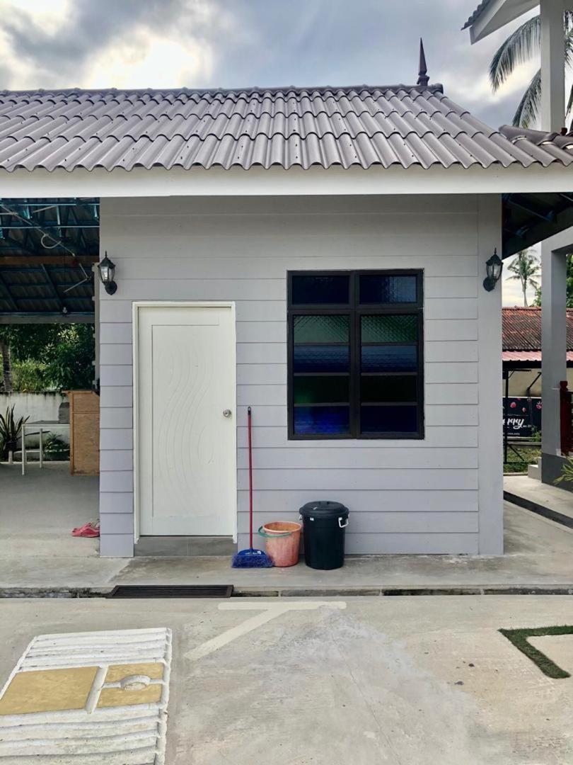 Lakse Inn Homestay Kampong Pengkalan Maras Exterior photo