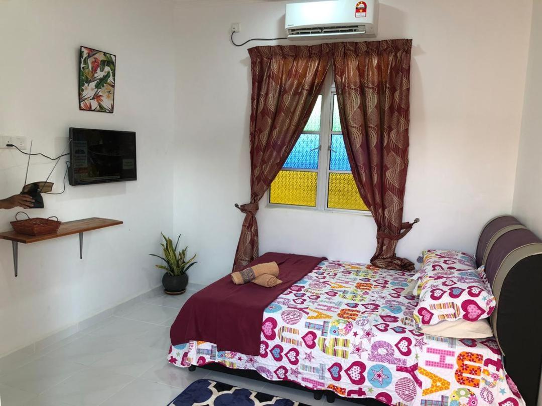 Lakse Inn Homestay Kampong Pengkalan Maras Exterior photo