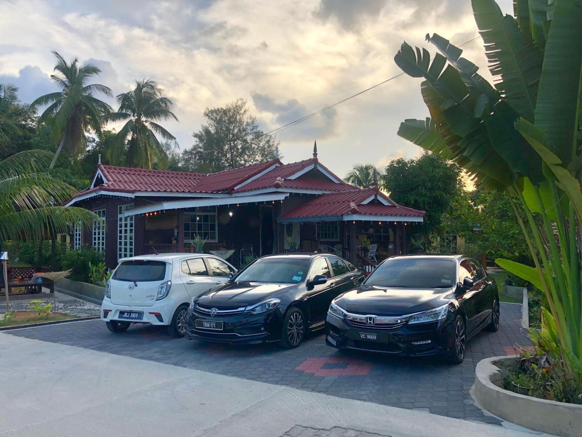 Lakse Inn Homestay Kampong Pengkalan Maras Exterior photo