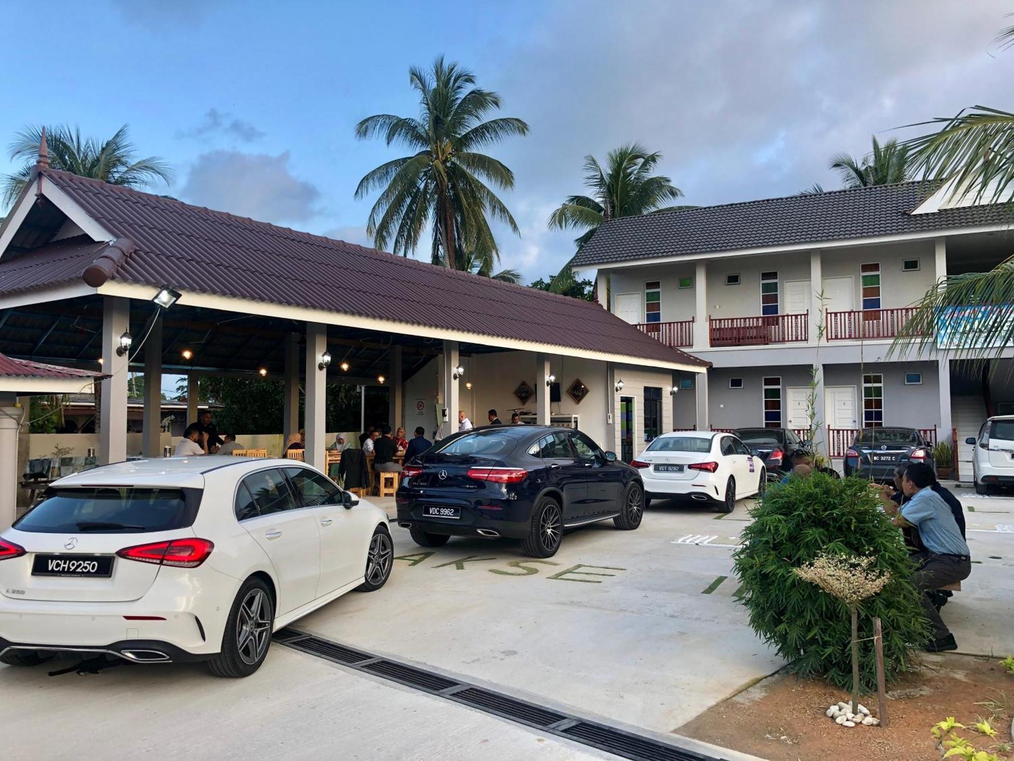 Lakse Inn Homestay Kampong Pengkalan Maras Exterior photo